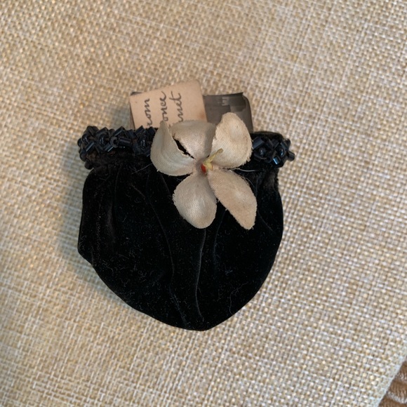 Antique spool and needle case. Turn of the century piece with sweet writing. - Picture 5 of 10